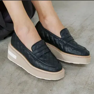 Lucida 퀼팅 통굽 페니 로퍼 힐 스니커즈