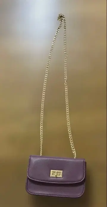 [ 12/16까지 ] 퍼플 플랩 숄더백 골드 체인