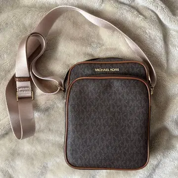 MICHAEL KORS 브라운 숄더백