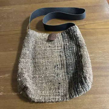 공방 야생 숄더백