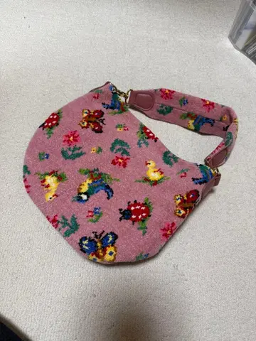 러브리바이페이러 하이디 페이즐리 핸드백