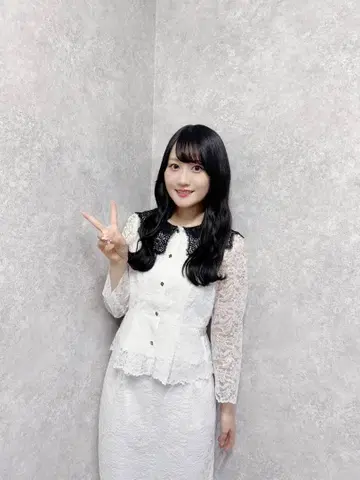 코구라 유이 착용 카라 부착 모노톤 셋업