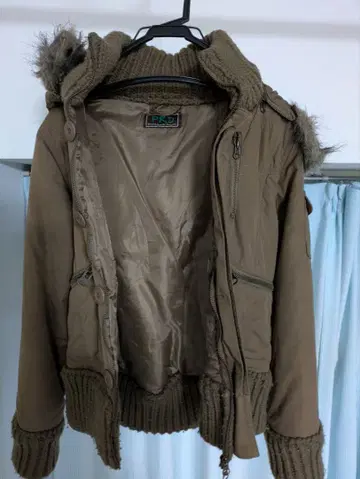 PKD 후드 부착 브라운 모즈 코트