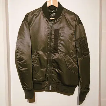 15일까지 유니클로 +J 하이브리드 다운 오버사이즈 MA-1 블루종 M