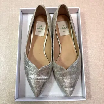 인챈티드 펌프스 35 골드 상자 없음