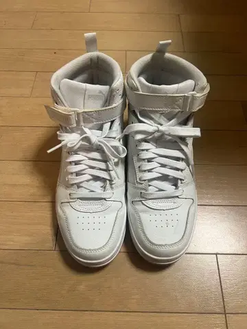 Puma 화이트 하이컷 스니커즈