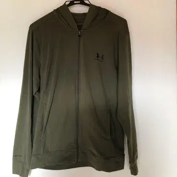 언더아머 후드티