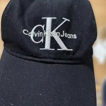 Calvin Klein Jeans 블랙 캡