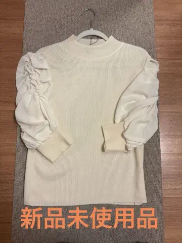 바니스 뉴욕 화이트 퍼프 슬리브 니트