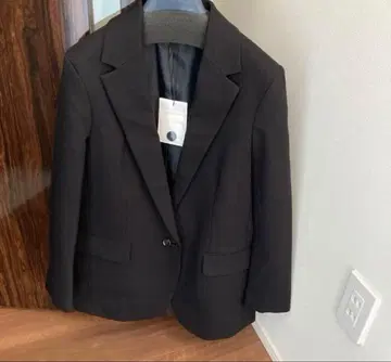 세일 (택 포함 미사용품) 띠어리 블랙 자켓