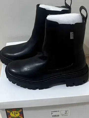 YOSUKE 사이드 고어 부츠 블랙