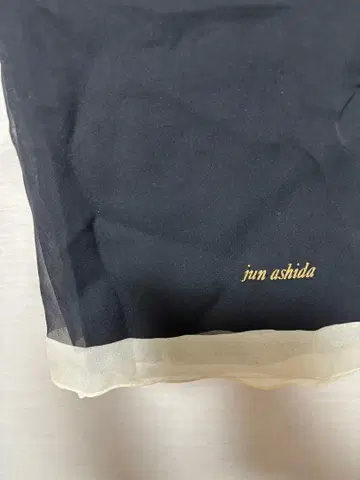 jun ashida 실크 스카프 블랙 화이트