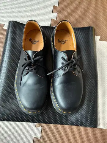 닥터마틴 3홀 UK6