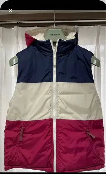 LACOSTE 후드 부착 다운 베스트 네이비/화이트/와인 레드 5