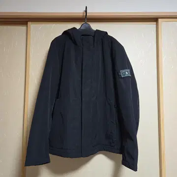 블랙 후드 부착 나일론 자켓