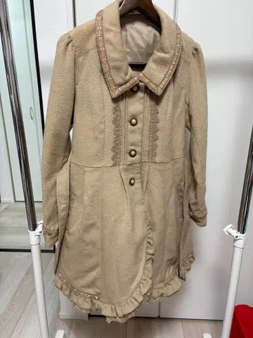 엑시즈팜 axes femme 베이지 프릴 롱 코트