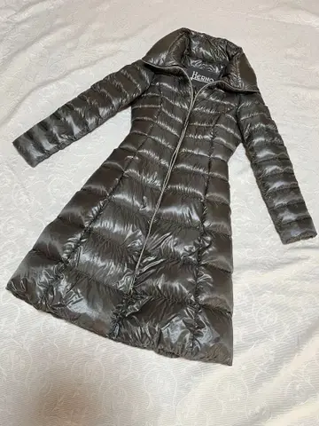 HERNO A라인 실루엣 초경량 울트라 웜 롱다운 40