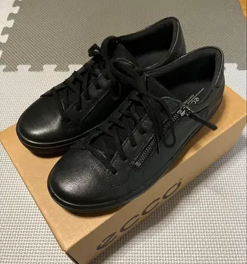 ECCO 블랙 스니커즈 지퍼 포함