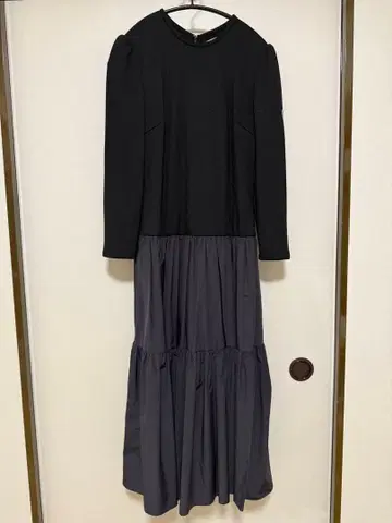 정가 5.8만 보더스 앳 발코니 이소재 절개 원피스 울