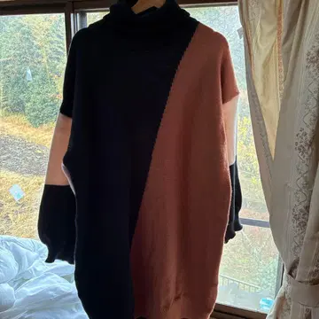 블록 컬러 터틀넥 니트