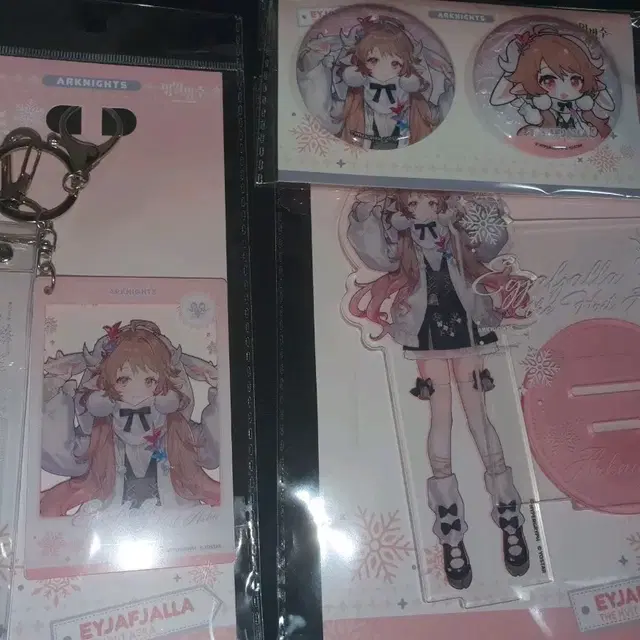 2025 AGF 명일방주 에이야 아크릴스탠드 키링 캔뱃지 일괄판매합니다