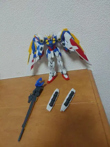 1/144 RG XXXG-01W 윙 건담 EW 완성품 동시 300엔 할인