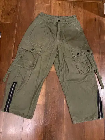 Gasper John (캐스퍼 존) 카고 팬츠 올리브색 지퍼 포함