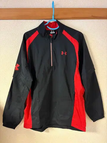 Under Armour L 사이즈 우비 블랙/레드