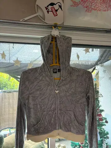 록시 그레이 후드 부착 후드티 백 프린트