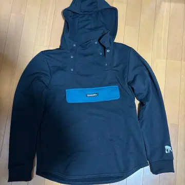 후드 부착 블랙 후드티