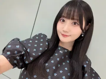 오구라 유이 착용 미니 꽃무늬 퍼프 슬리브 원피스 아이보리