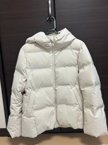 유니클로 심리스 다운 후드티 클리닝 완료