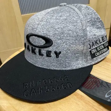 새상품 오클리(OAKLEY) 골프 캡 Oakley Cap