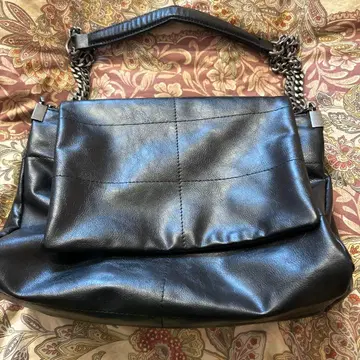 블랙 가죽 숄더백