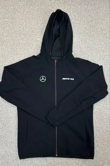 Mercedes-AMG 블랙 후드티 풀 집업 데상트