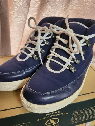 AIGLE 네이비 하이컷 스니커즈