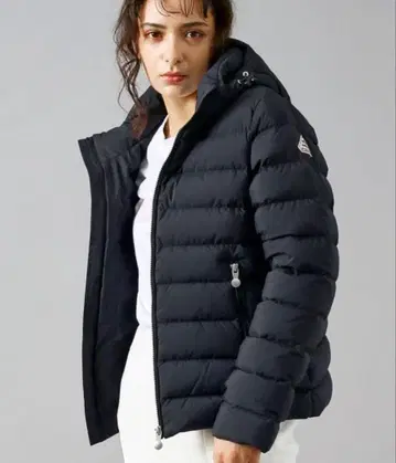 새상품급 피레넥스 스푸트니크2 블랙 38