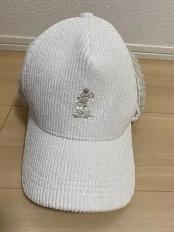 디즈니 미키 귀도리 포함 캡 화이트 코듀로이 겨울