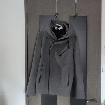 후데트 커버 멜톤/캐서린 해머넷 런던 KATHARINE