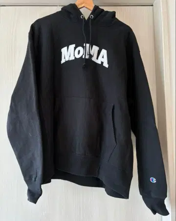 Champion MoMA 후드티 블랙