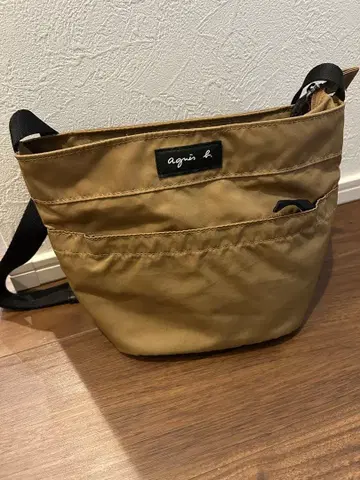 아네스 베이지 숄더백