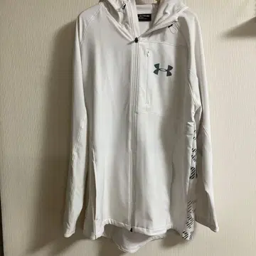 언더아머 후드 부착 겉옷