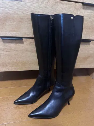 BALLY 스틸레토 롱 부츠 미사용품