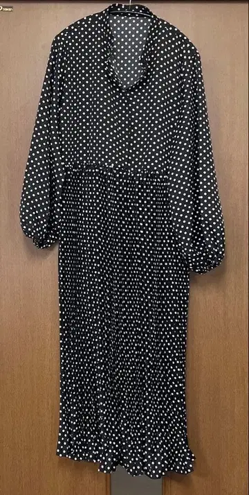 [ 새상품 ] 도트 개더 원피스 S 사이즈