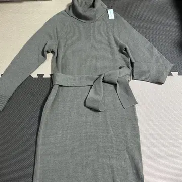 새상품 BANANA REPUBLIC 터틀 니트 원피스