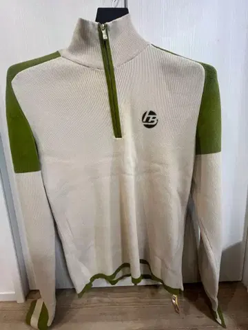 [ BOSS ] 아이보리/그린 하프 지퍼 스웨터