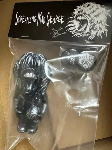 SCREAMING MAD GEORGE MADTOYZ KNUCKLE