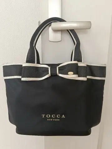 새상품급 TOCCA 리본 포함 토트백 블랙