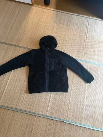 White Mountaineering 블랙 플리스 자켓