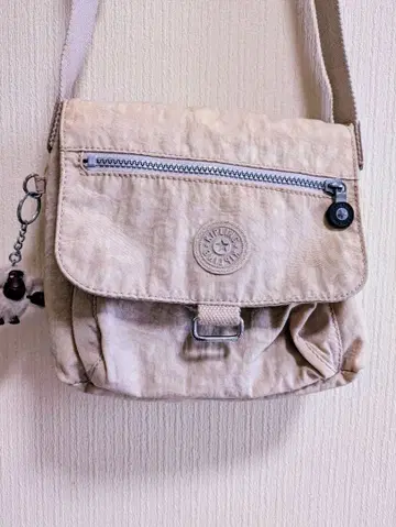 KIPLING 베이지 플랩 포함 숄더백